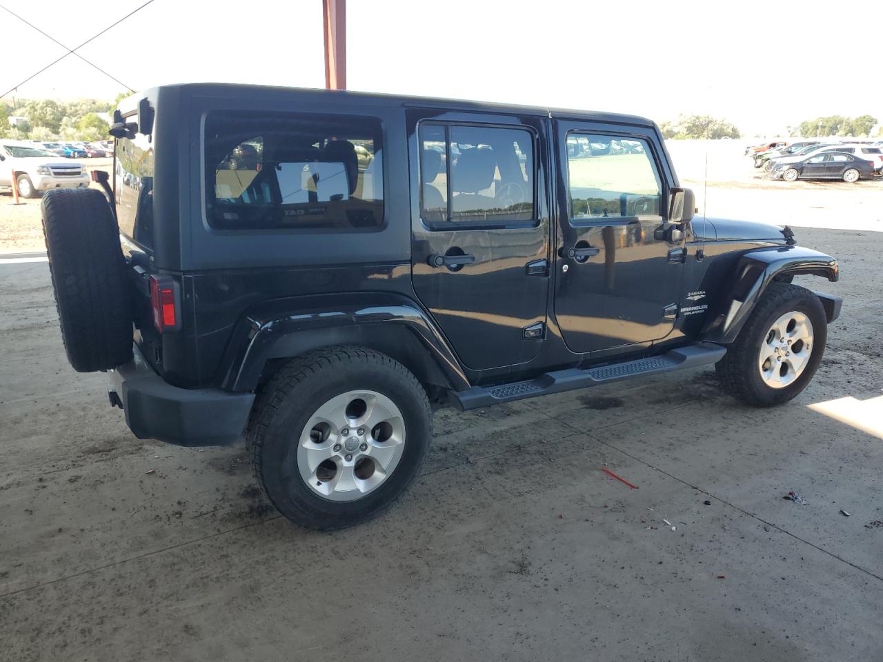 Jeep Wrangler Sahara Image 5