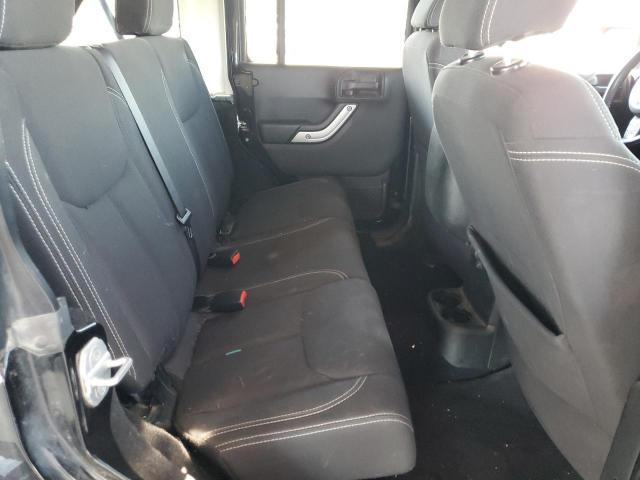 Jeep Wrangler Sahara Image 13