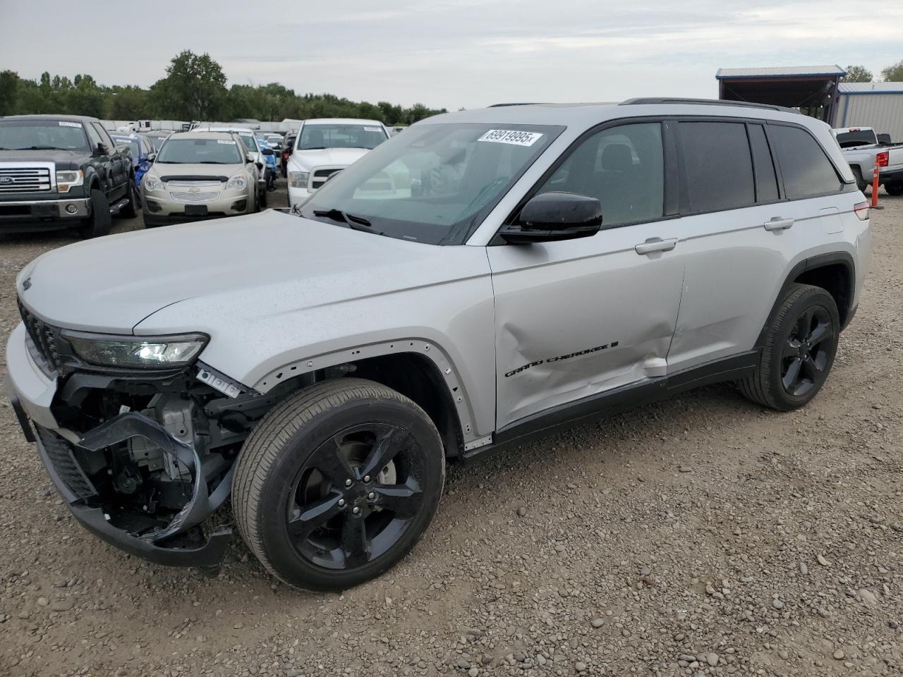 Jeep Grand Cherokee Laredo Image 1