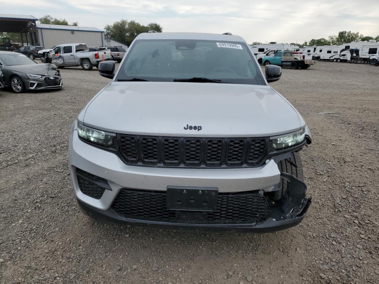 Jeep Grand Cherokee Laredo Image 6