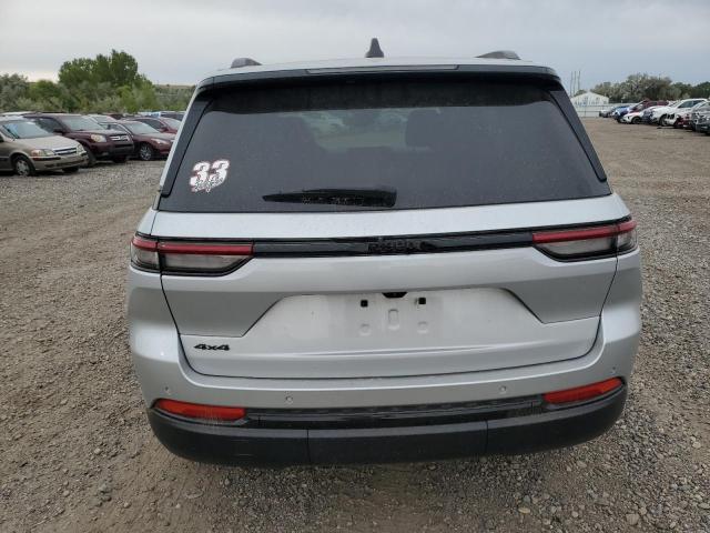 Jeep Grand Cherokee Laredo Image 2