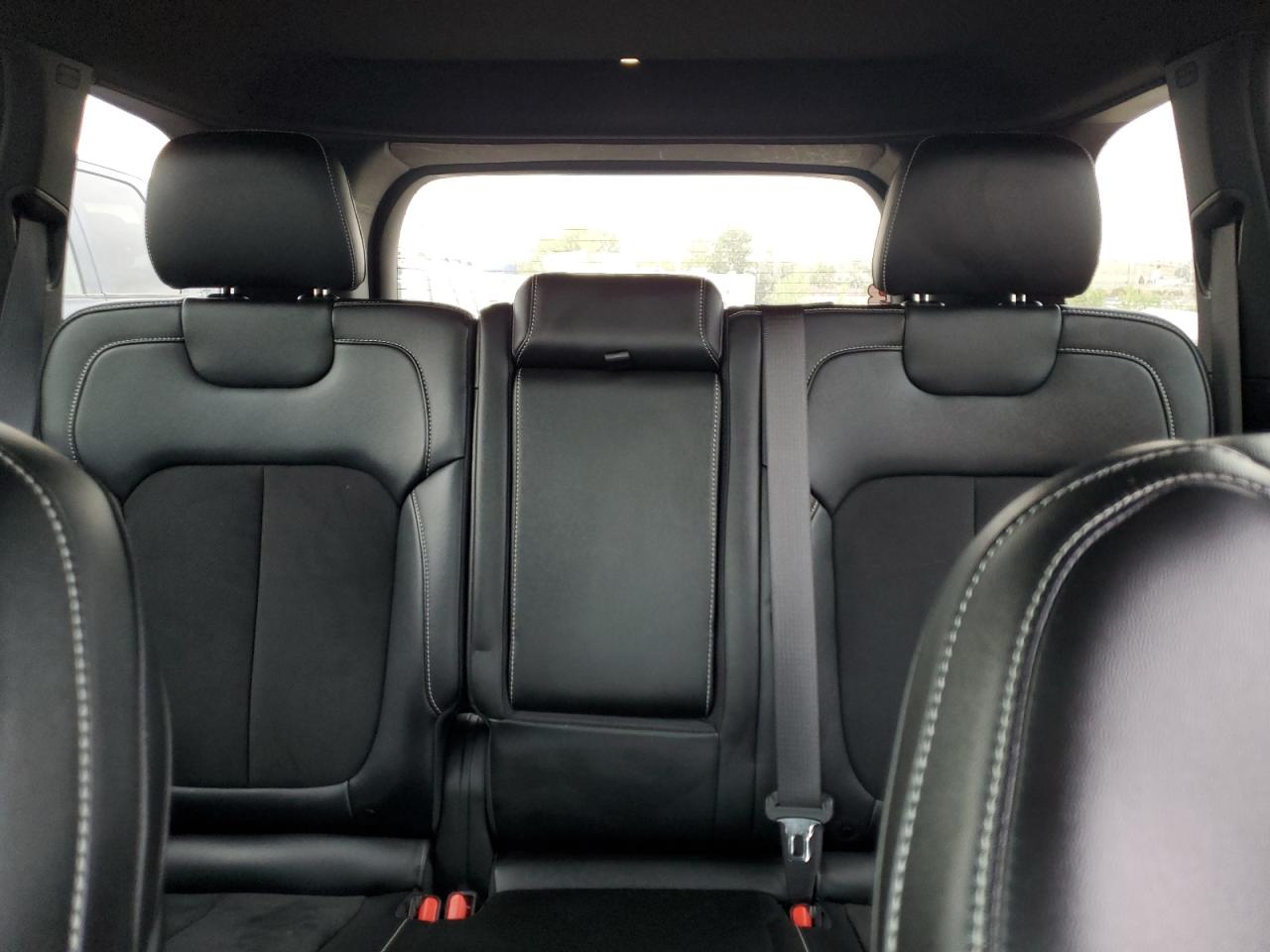 Jeep Grand Cherokee Laredo Image 10