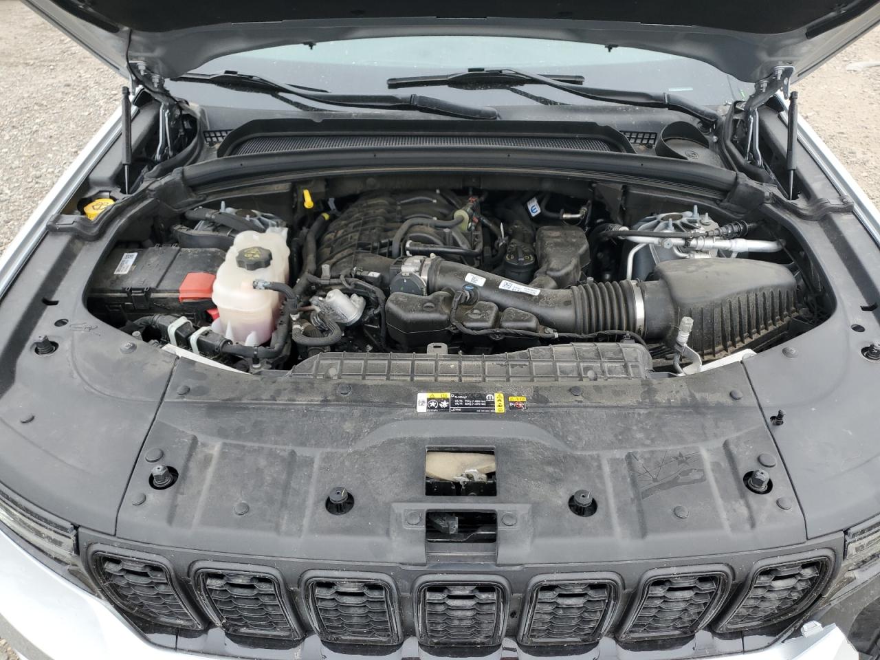 Jeep Grand Cherokee Laredo Image 12