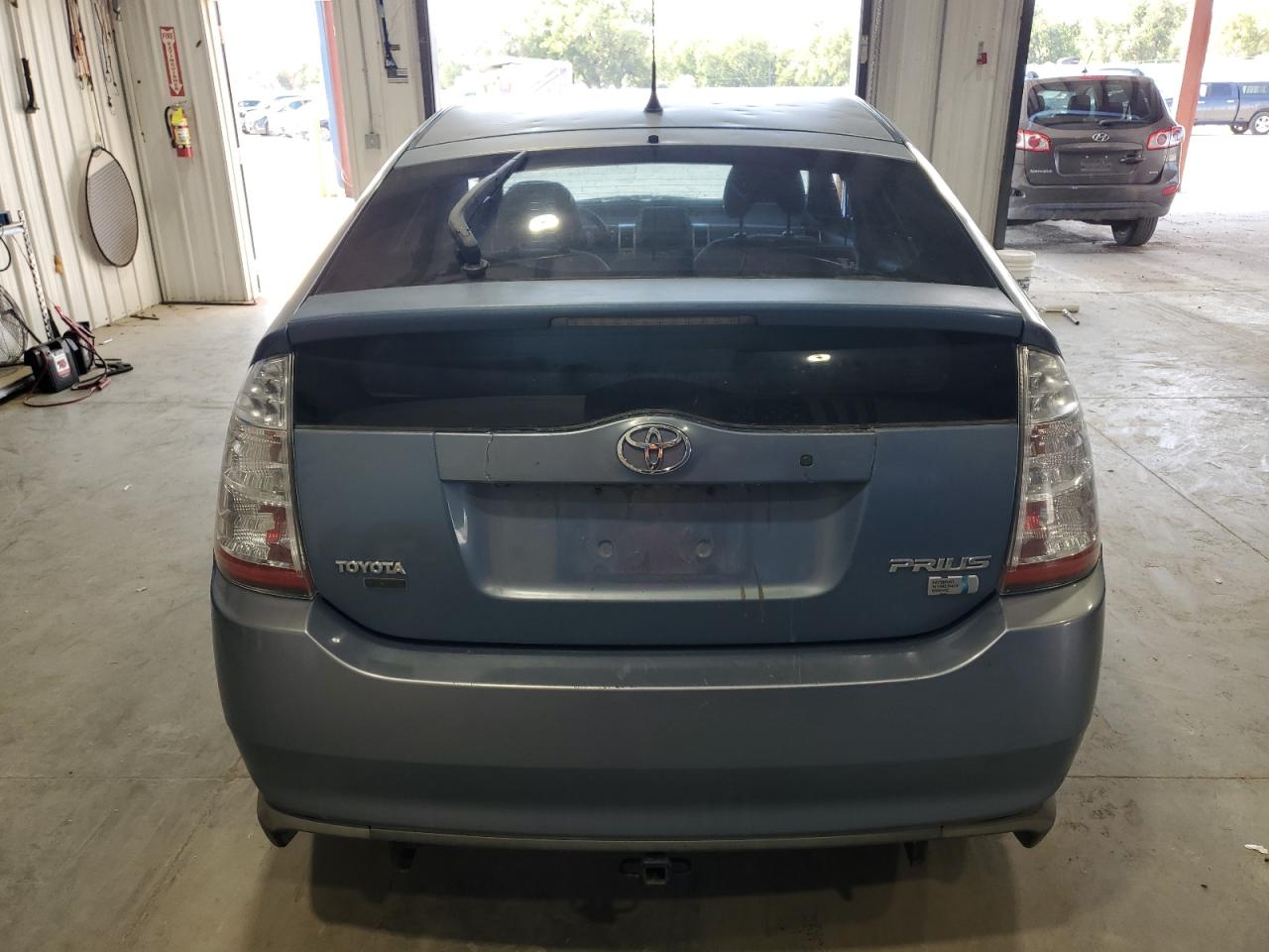 Toyota Prius Image 10