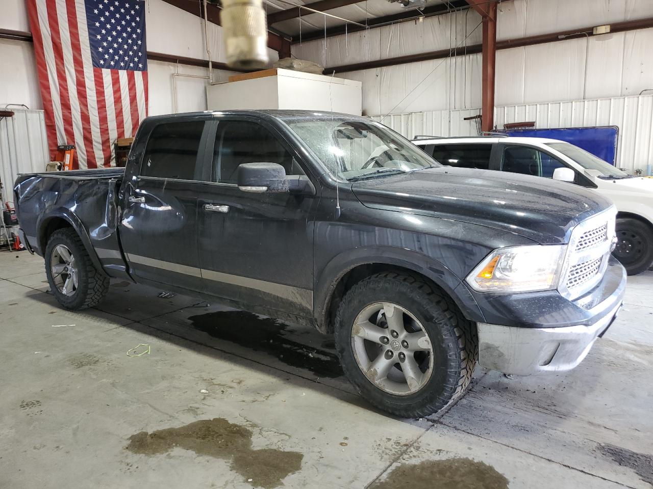 Ram 1500 Laramie Image 4