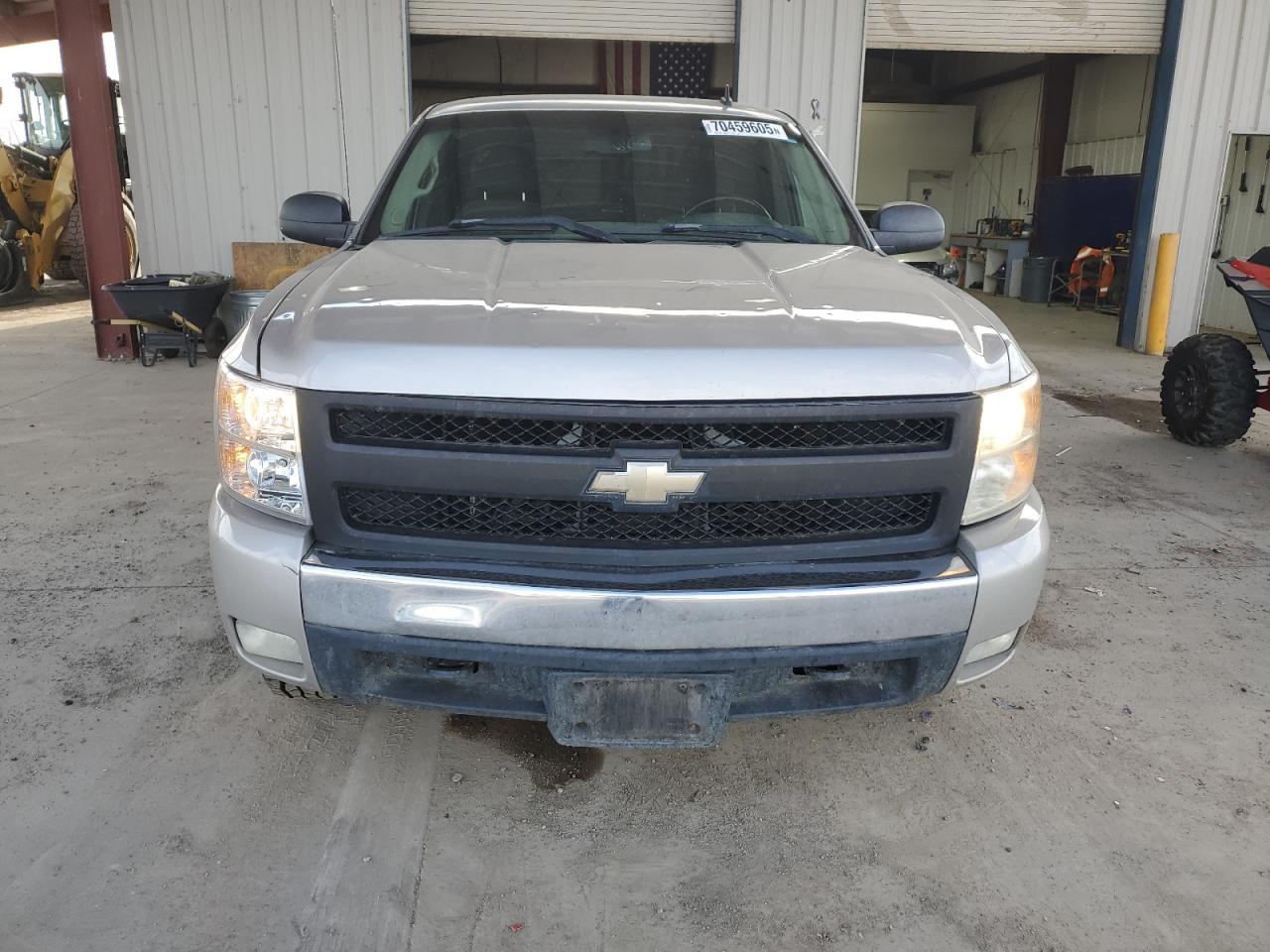 Chevrolet Silverado K1500 Image 11