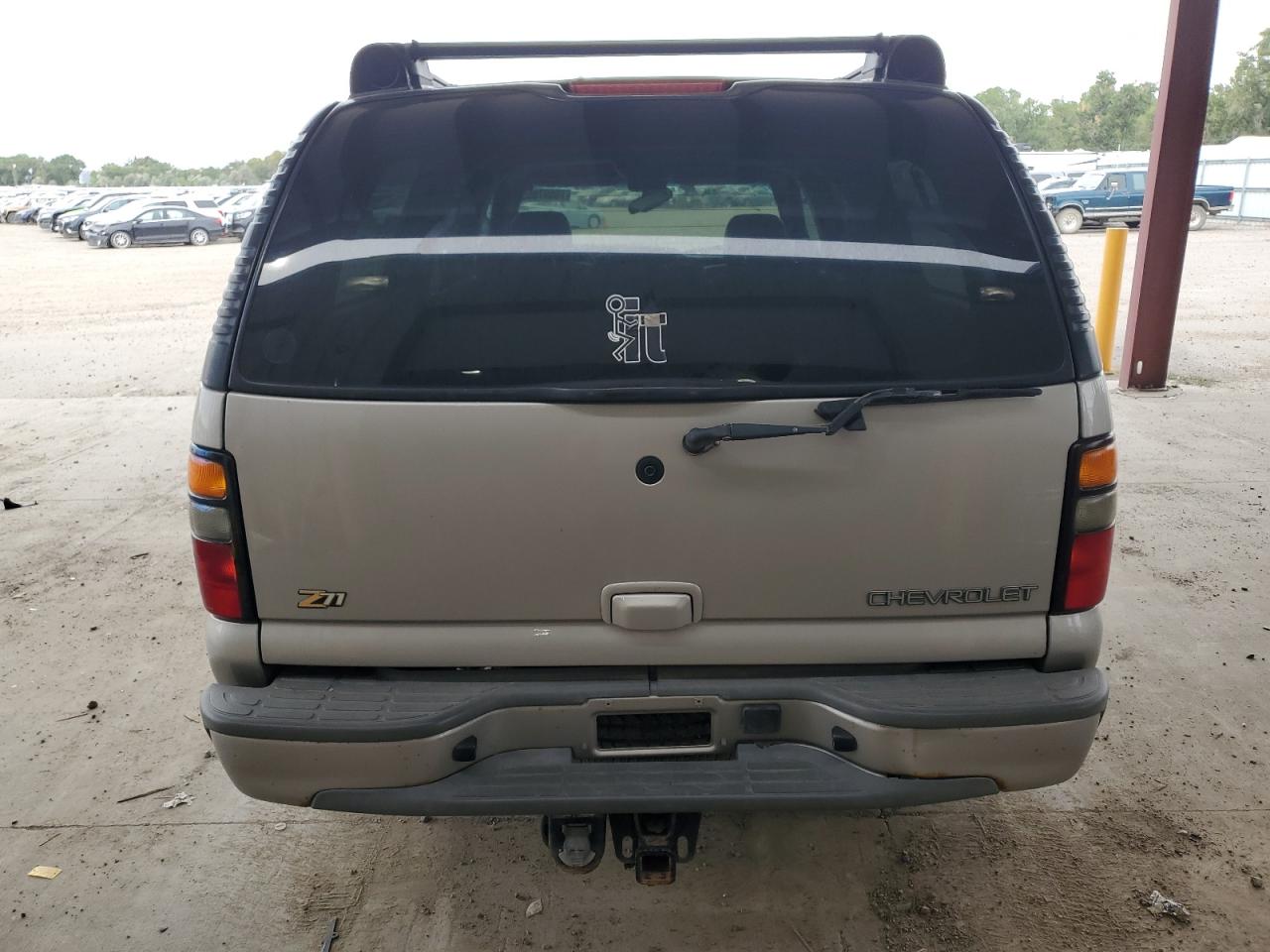 Chevrolet Suburban K1500 Image 12