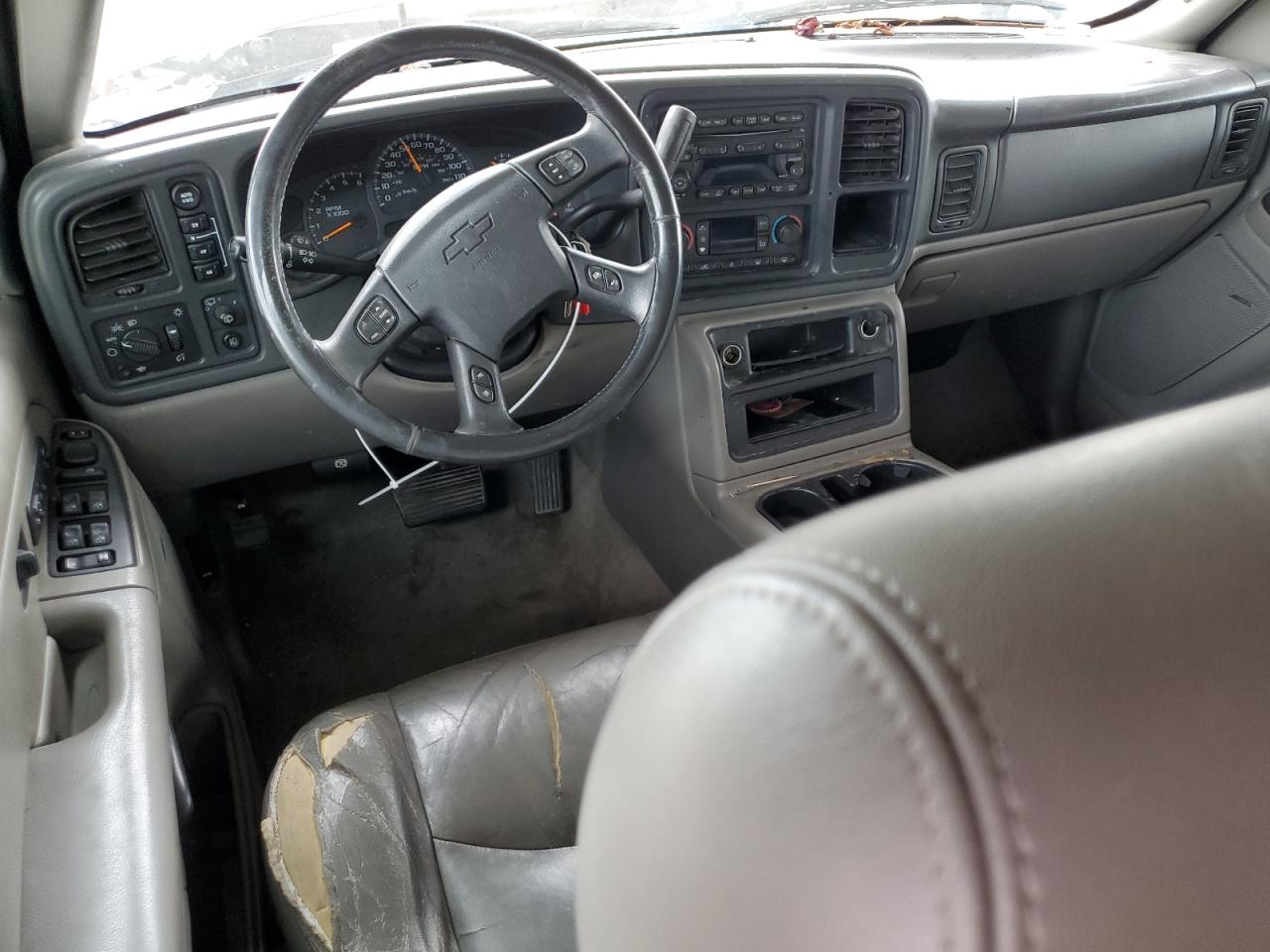 Chevrolet Suburban K1500 Image 5