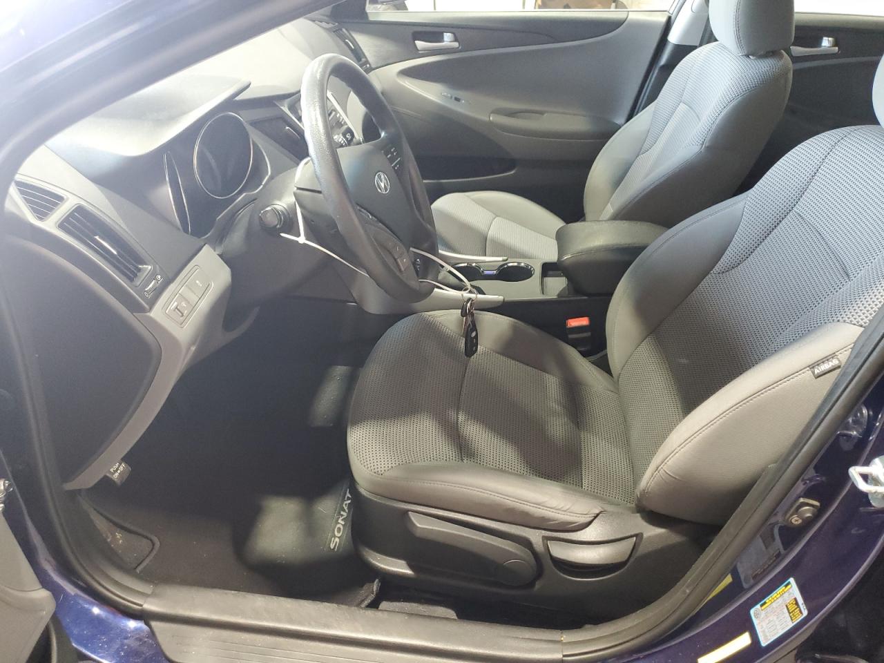 Hyundai SONATA Gls Image 6