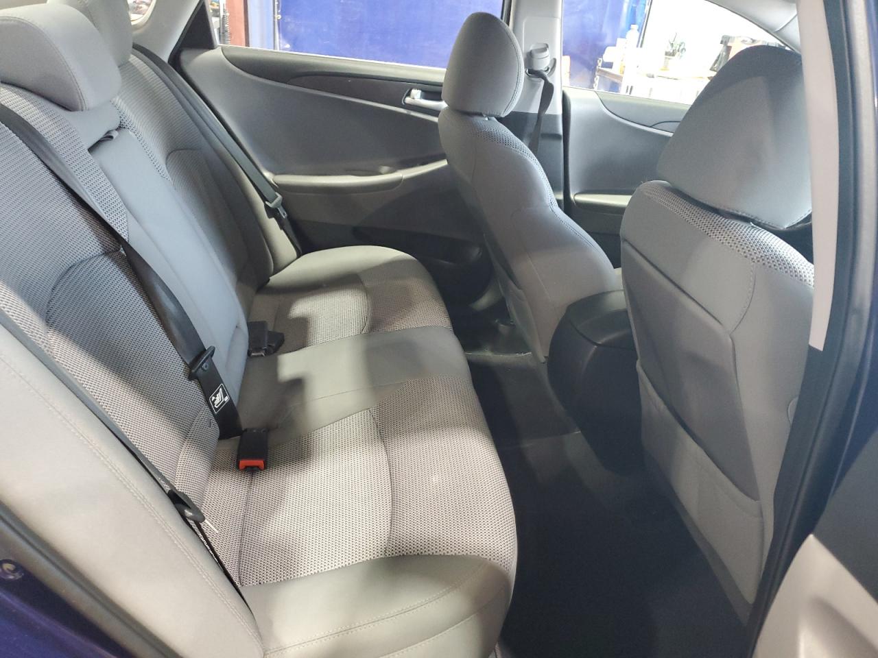 Hyundai SONATA Gls Image 2