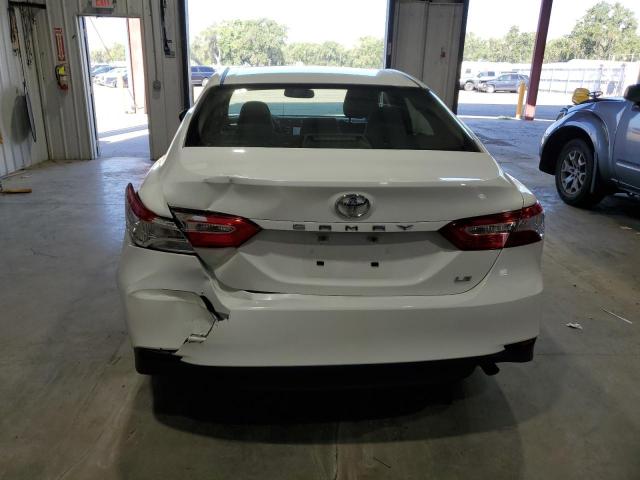 Toyota Camry L Image 2