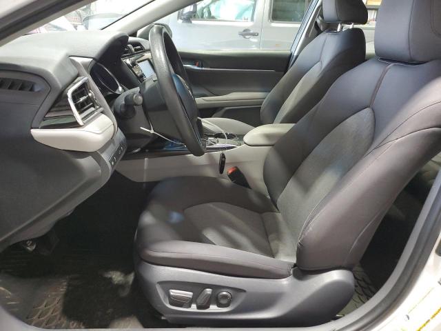 Toyota Camry L Image 11