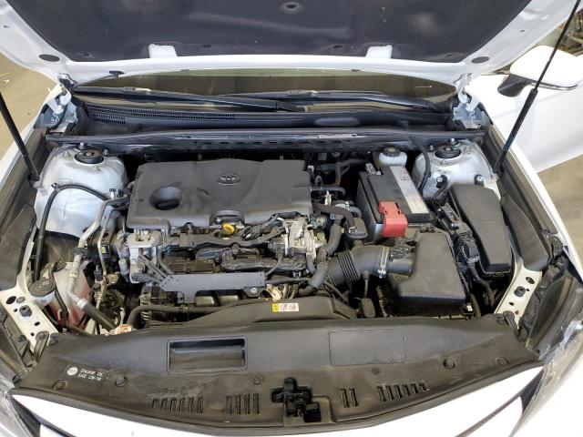 Toyota Camry L Image 8