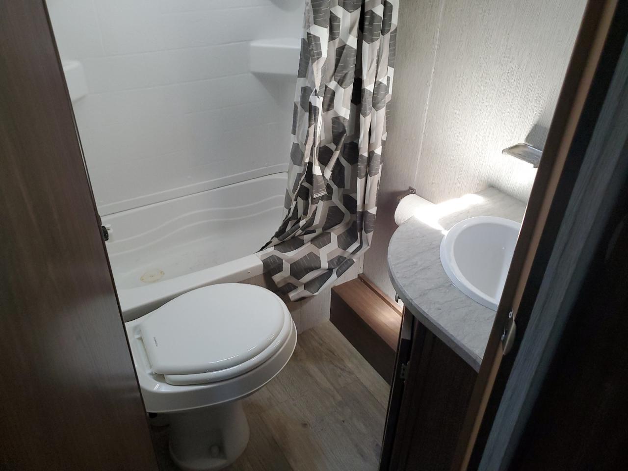 Heart Land Prowler Image 10