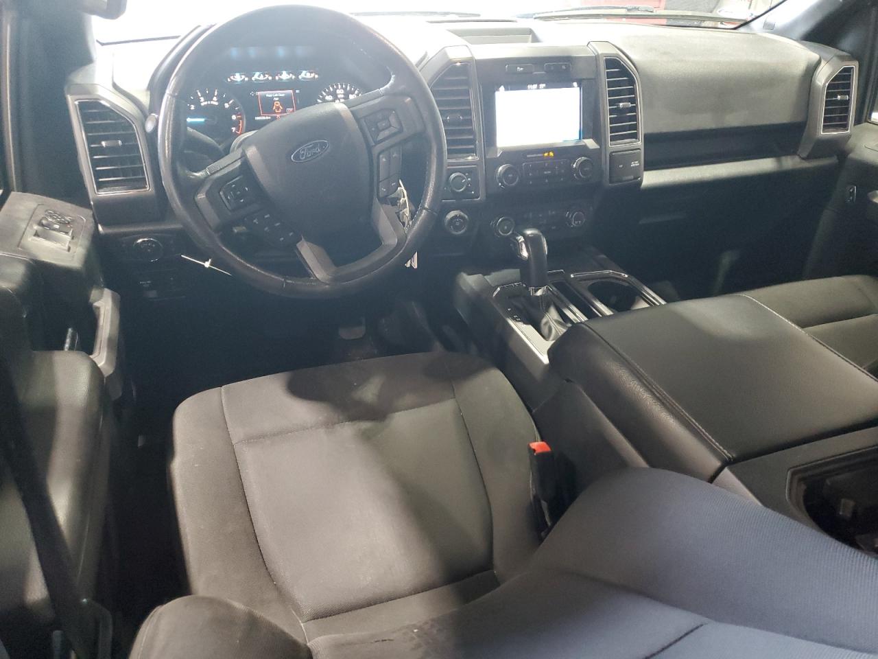 Ford F-150 Supercrew Image 8