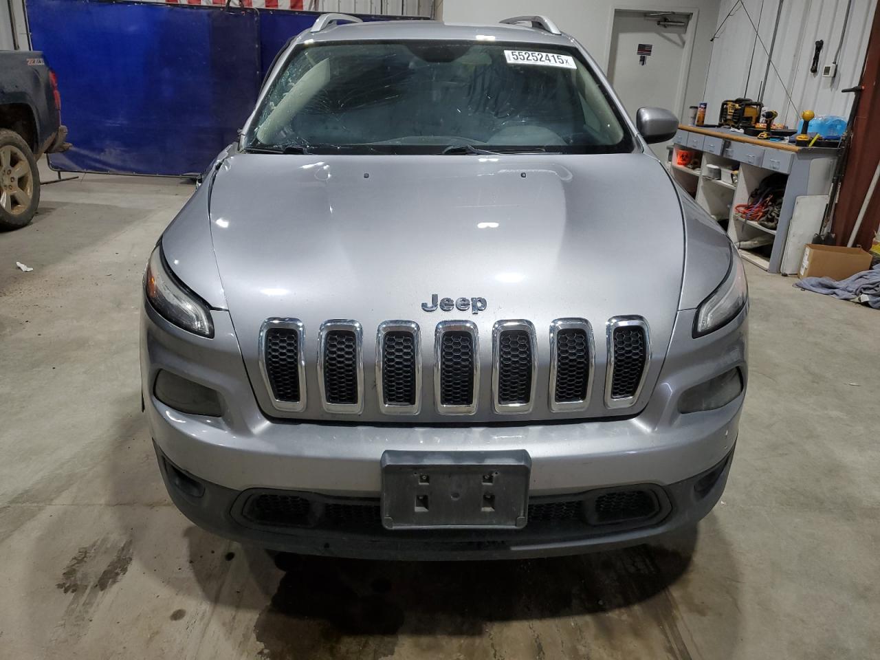 Jeep Grand Cherokee Latitude Image 2