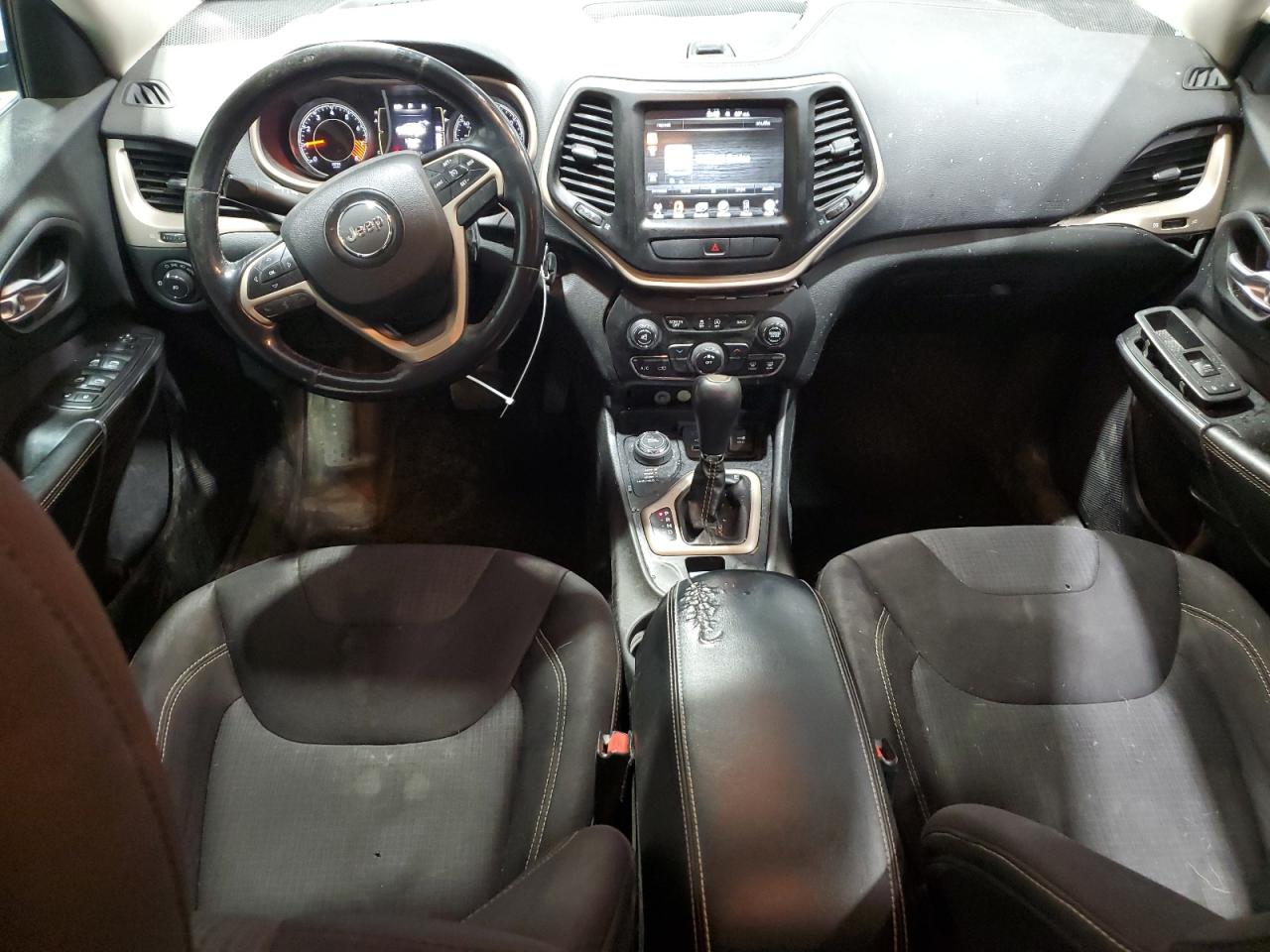 Jeep Grand Cherokee Latitude Image 11