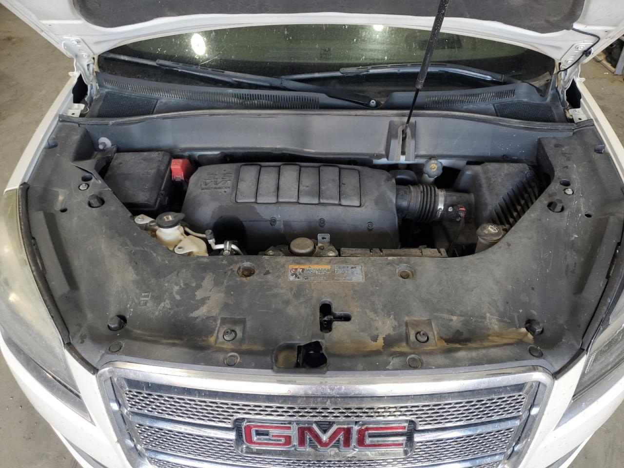 GMC Acadia Denali Image 13