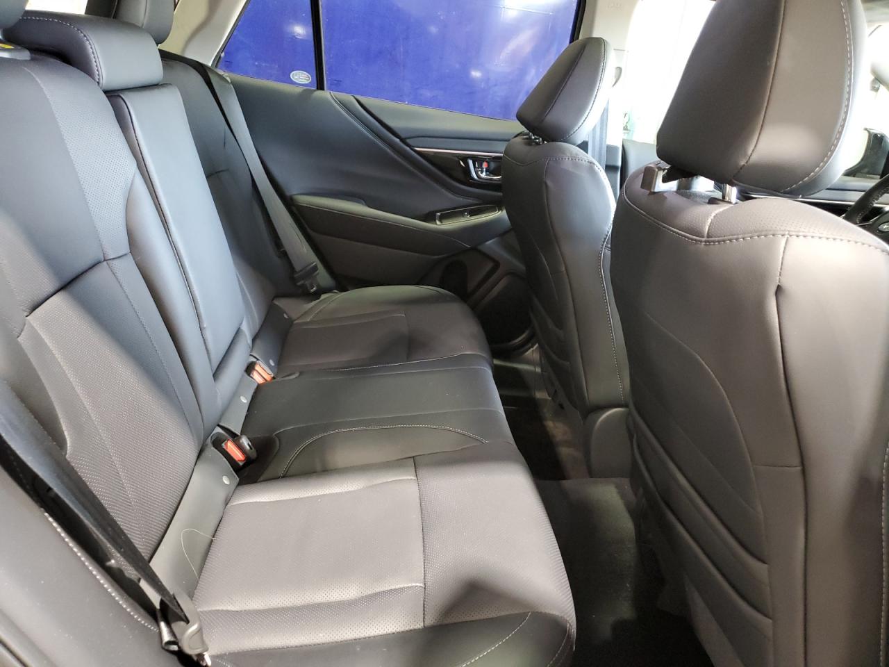 Subaru Outback Limited Image 9