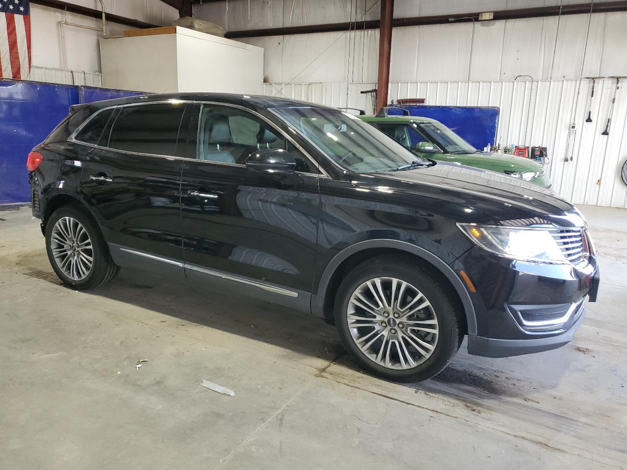 Lincoln MKX Reserve Image 3