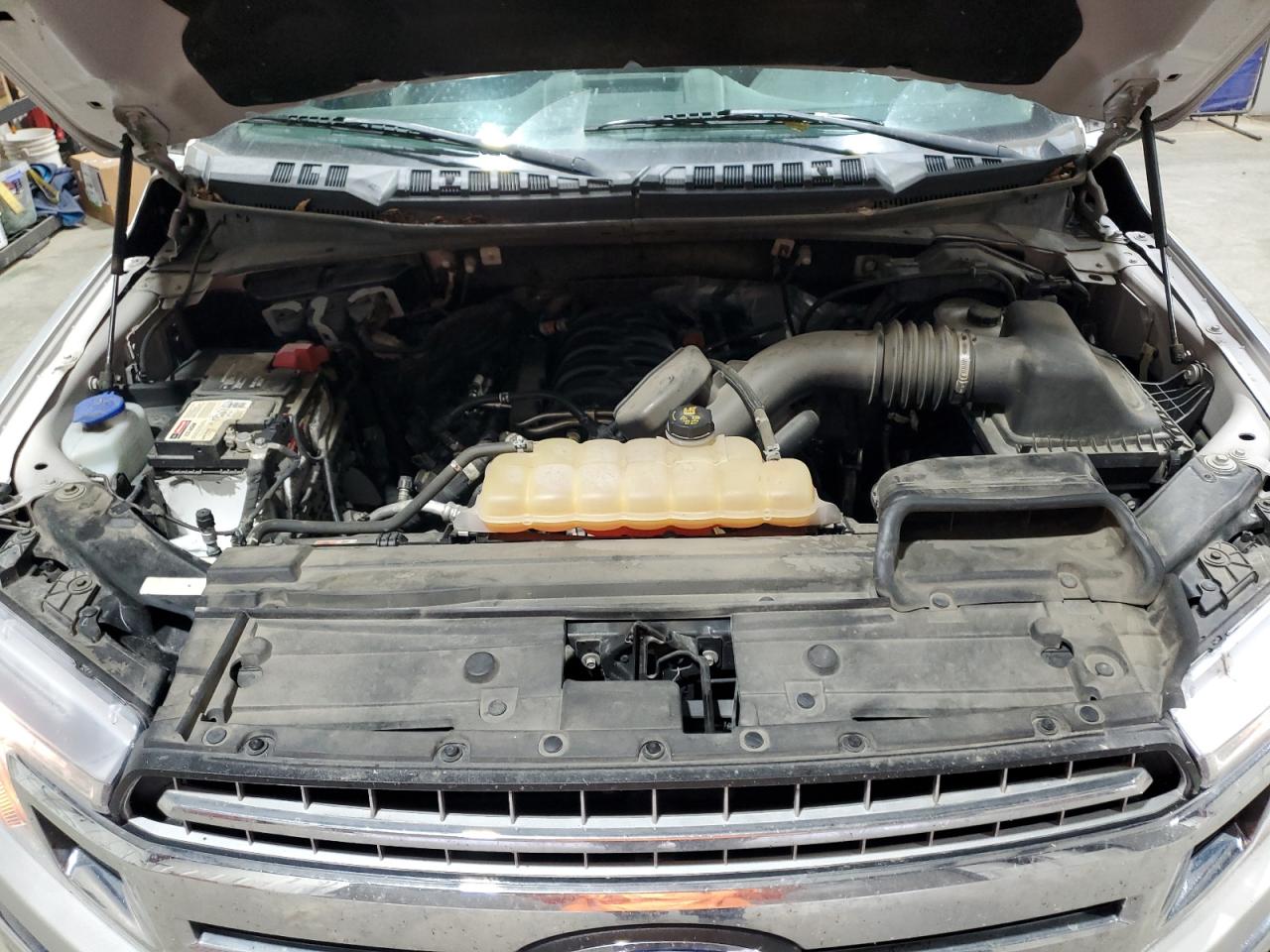 Ford F-150 Supercrew Image 12