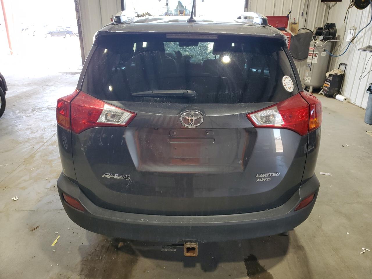 Toyota RAV4 Limited Image 7