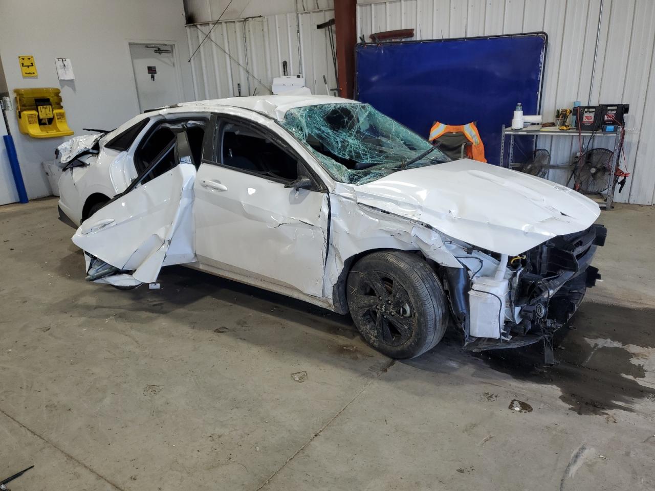 Hyundai ELANTRA Sel Image 11