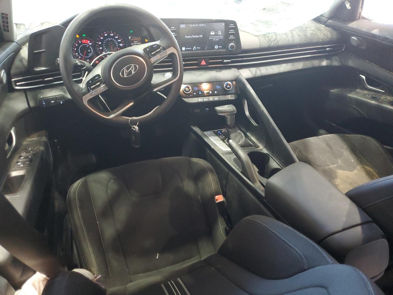 Hyundai ELANTRA Sel Image 4