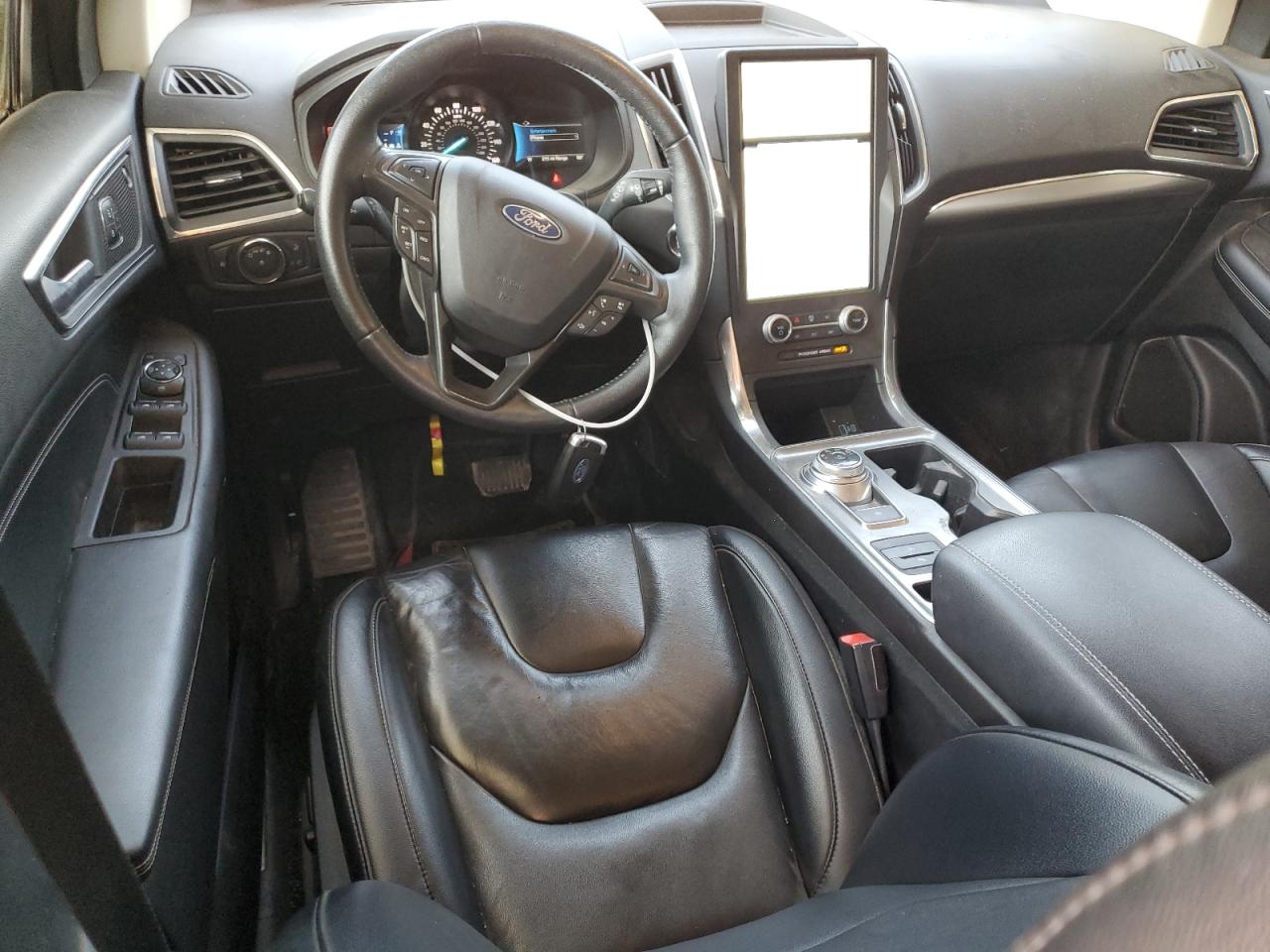 Ford Edge Titanium Image 10