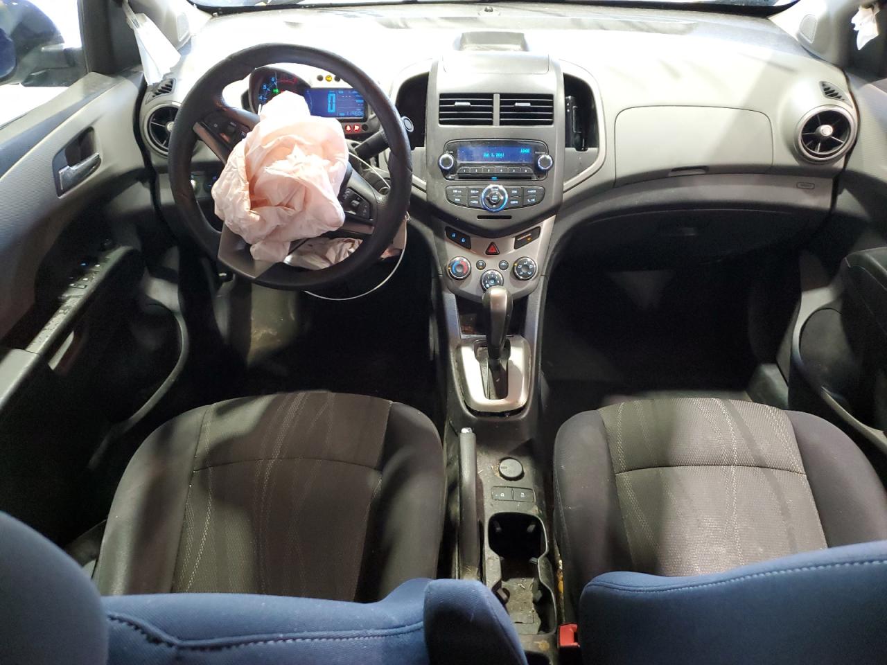 Chevrolet Sonic Lt Image 6