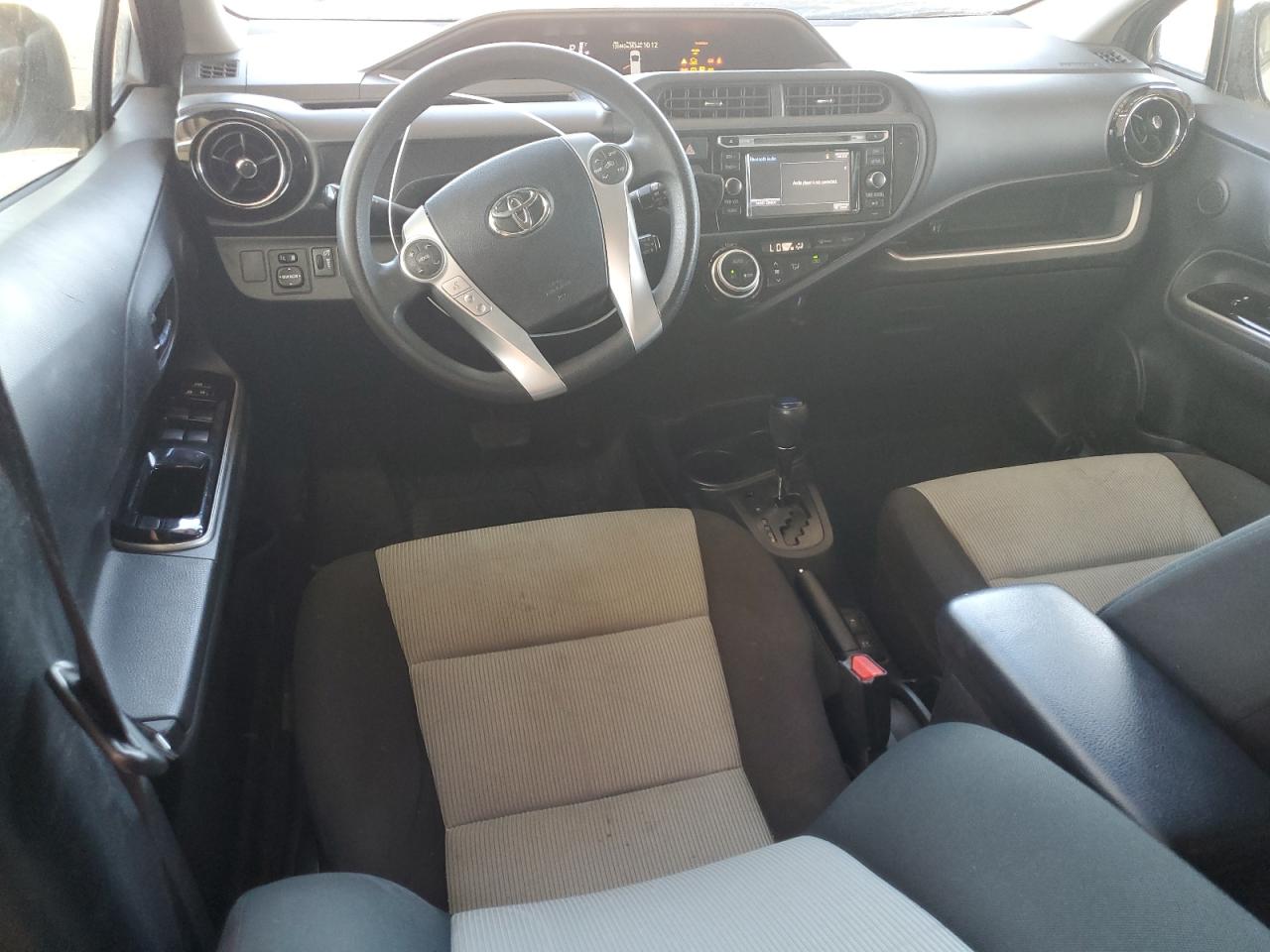 Toyota Prius Image 3