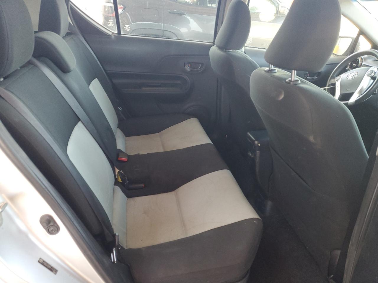 Toyota Prius Image 8