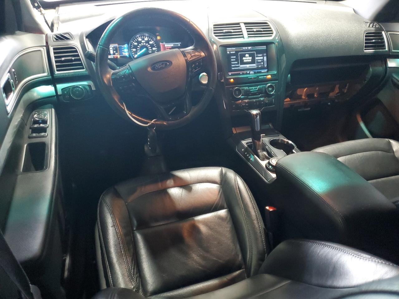 Ford Explorer Xlt Image 6