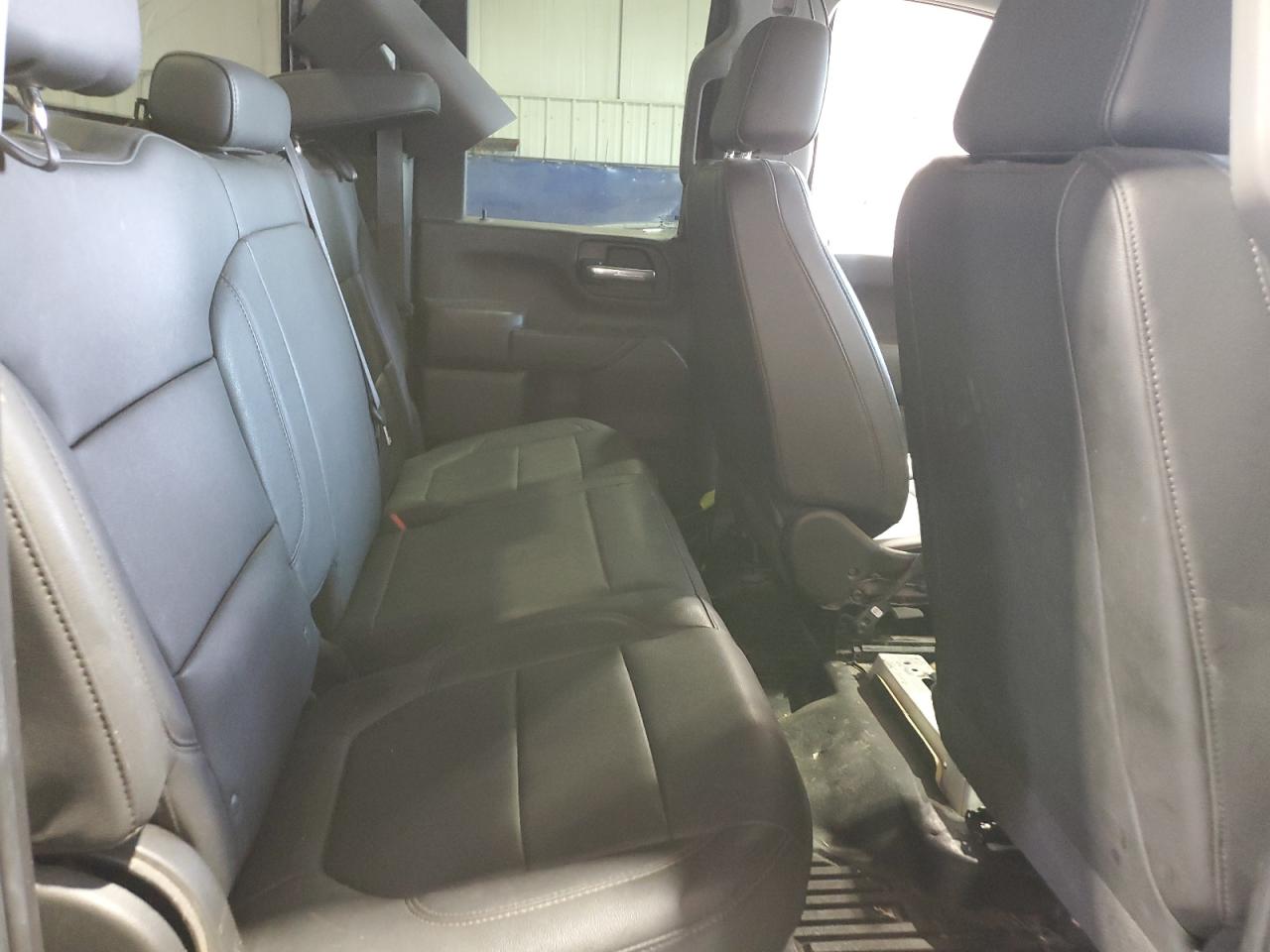 Chevrolet Silverado K2500 Heavy Duty Image 12