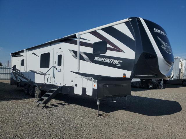  Salvage Jayco Seismic