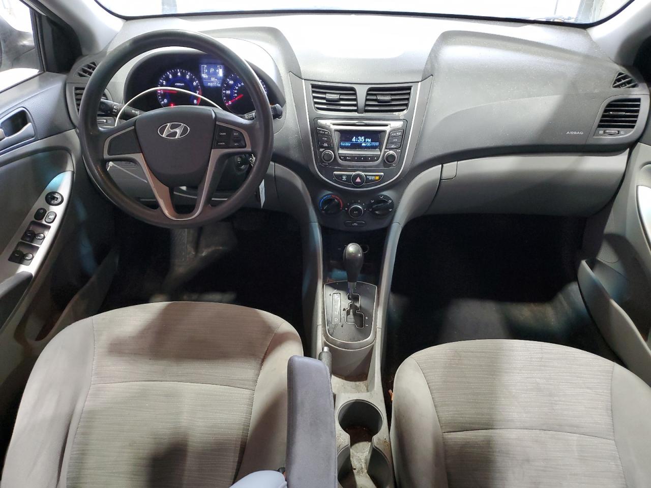 Hyundai ACCENT Se Image 9