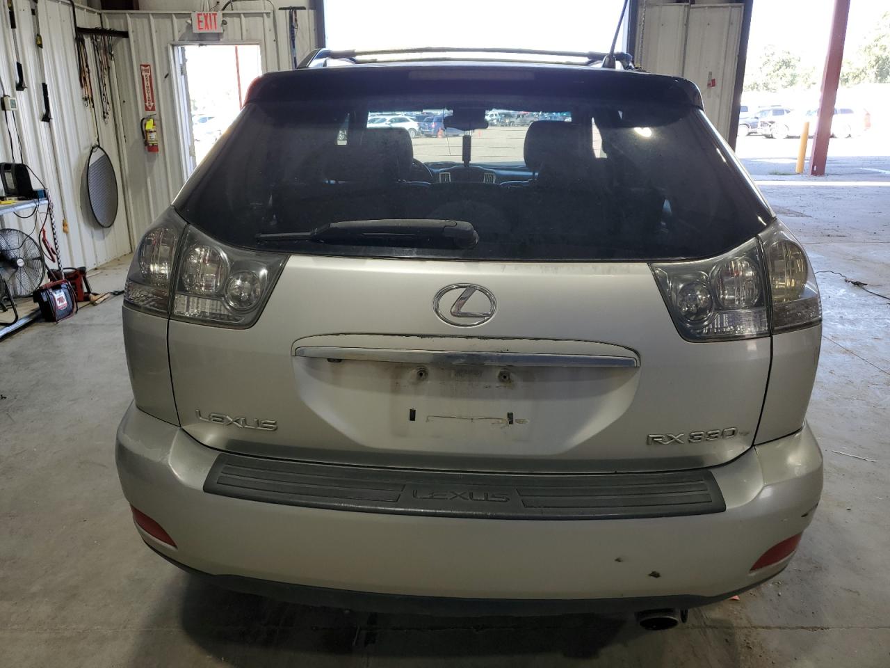 Lexus RX 330 Image 11