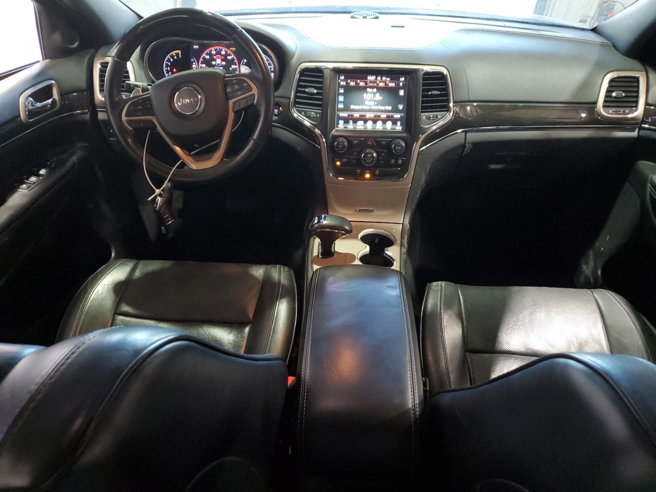 Jeep Grand Cherokee Overland Image 9