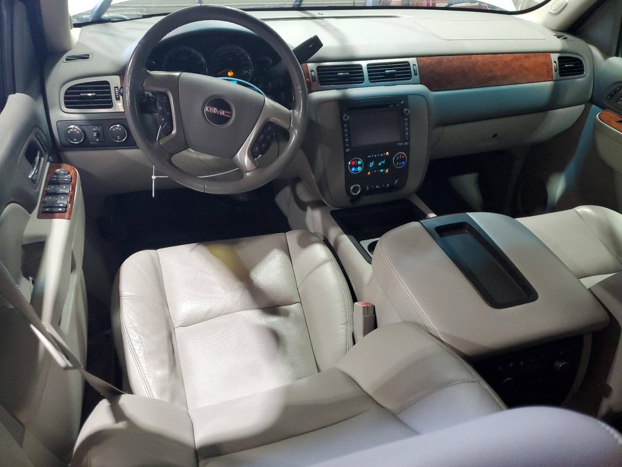 GMC Yukon K1500 Slt Image 3