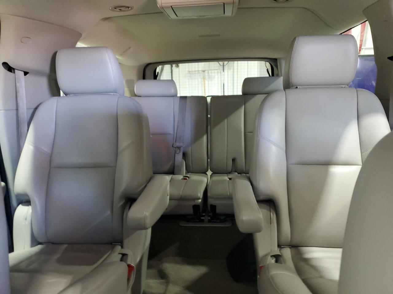 GMC Yukon K1500 Slt Image 9