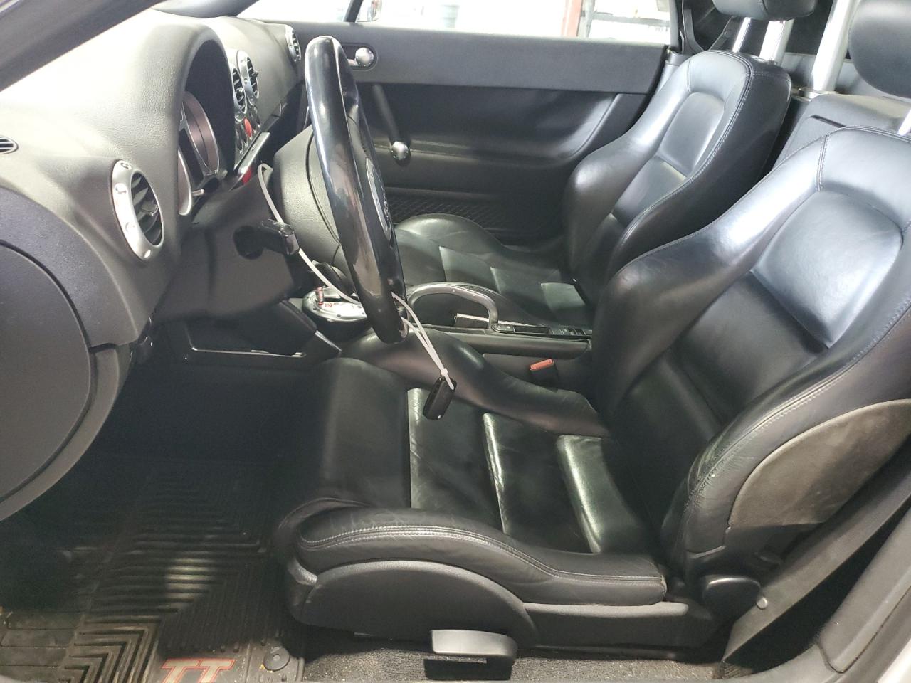 Audi TT 3.2 Image 12