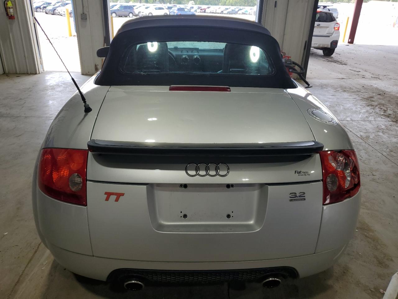 Audi TT 3.2 Image 2