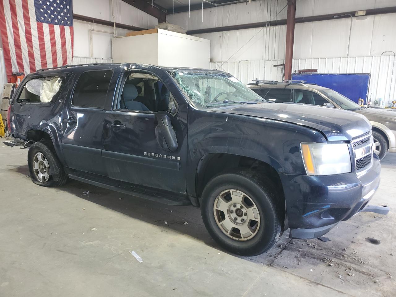 Chevrolet Suburban K1500 Ls Image 2