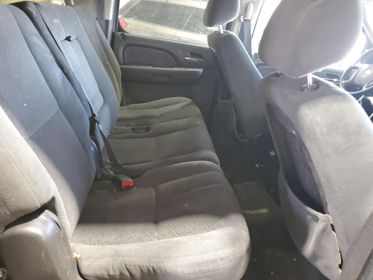 Chevrolet Suburban K1500 Ls Image 12