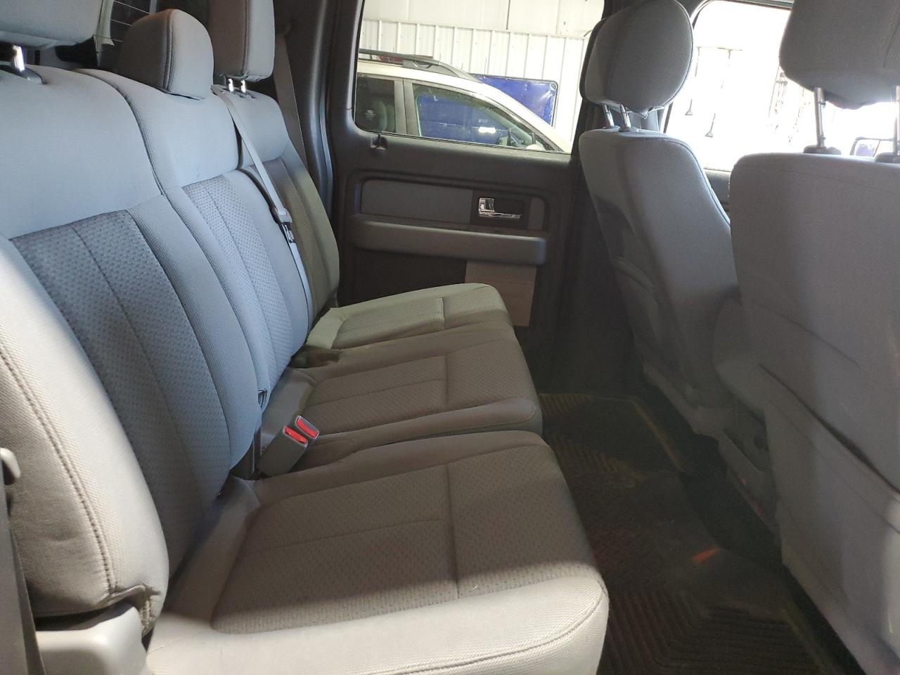 Ford F-150 Supercrew Image 8