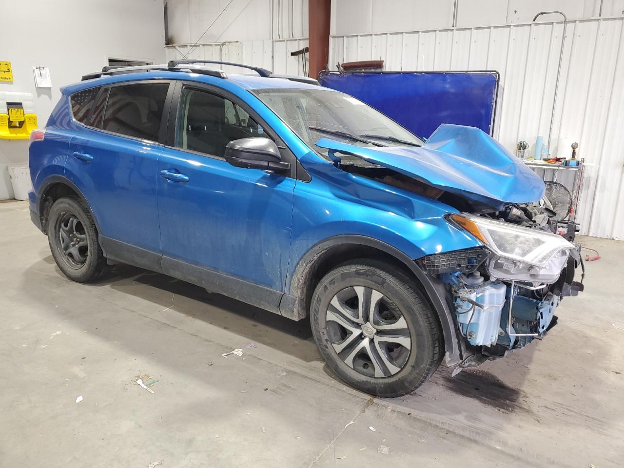 Toyota RAV4 Le Image 12
