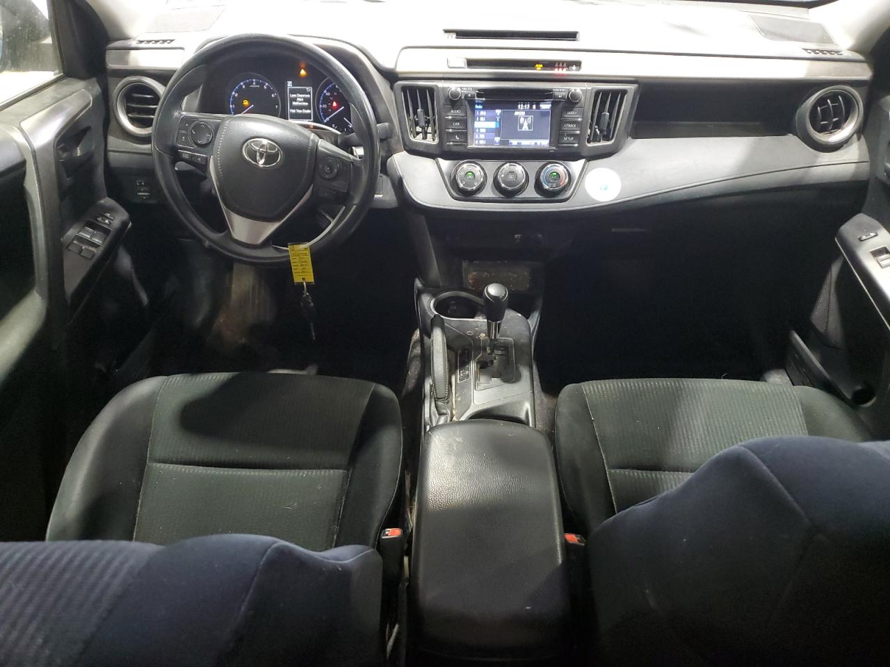 Toyota RAV4 Le Image 3