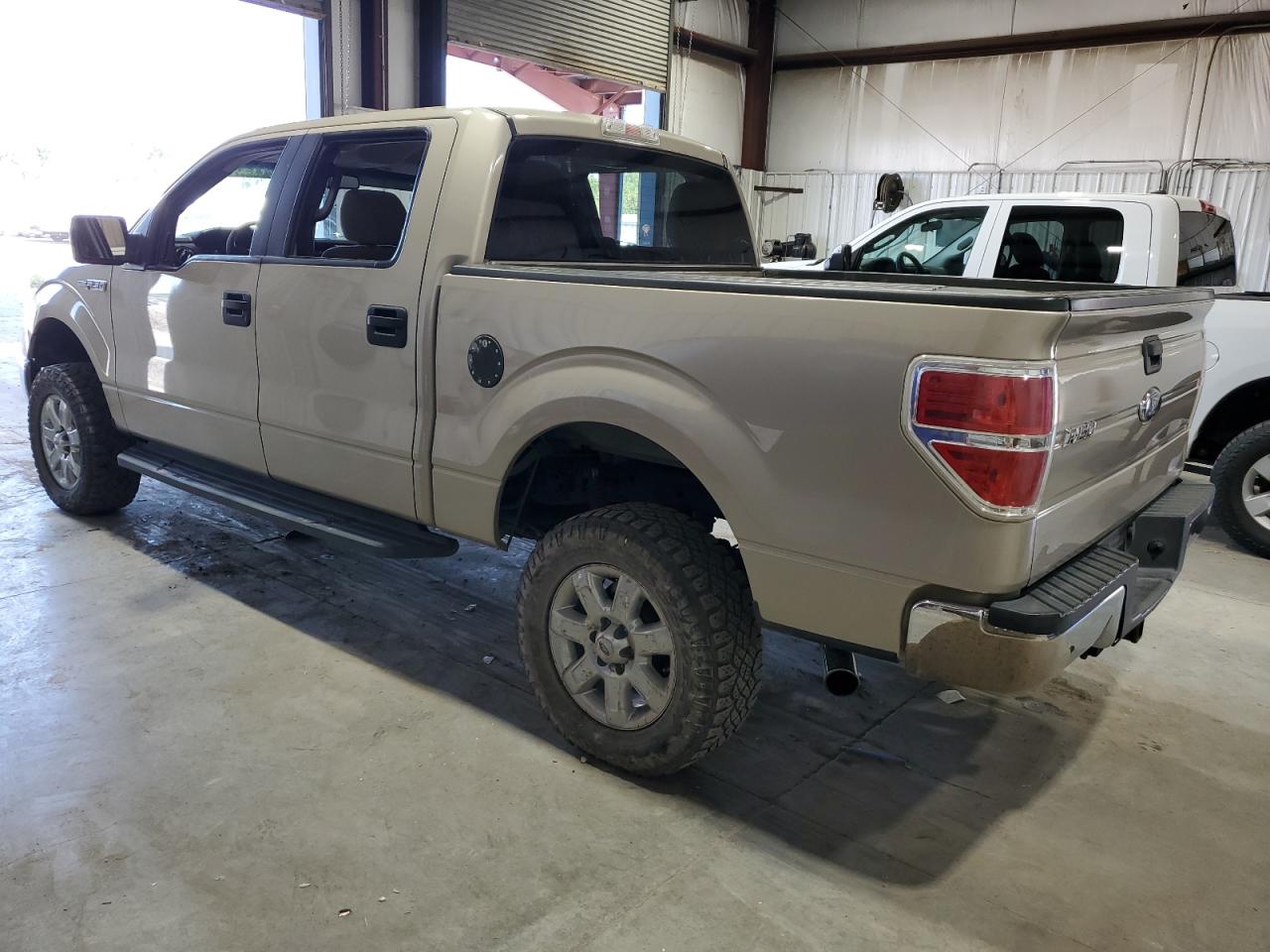 Ford F-150 Supercrew Image 4