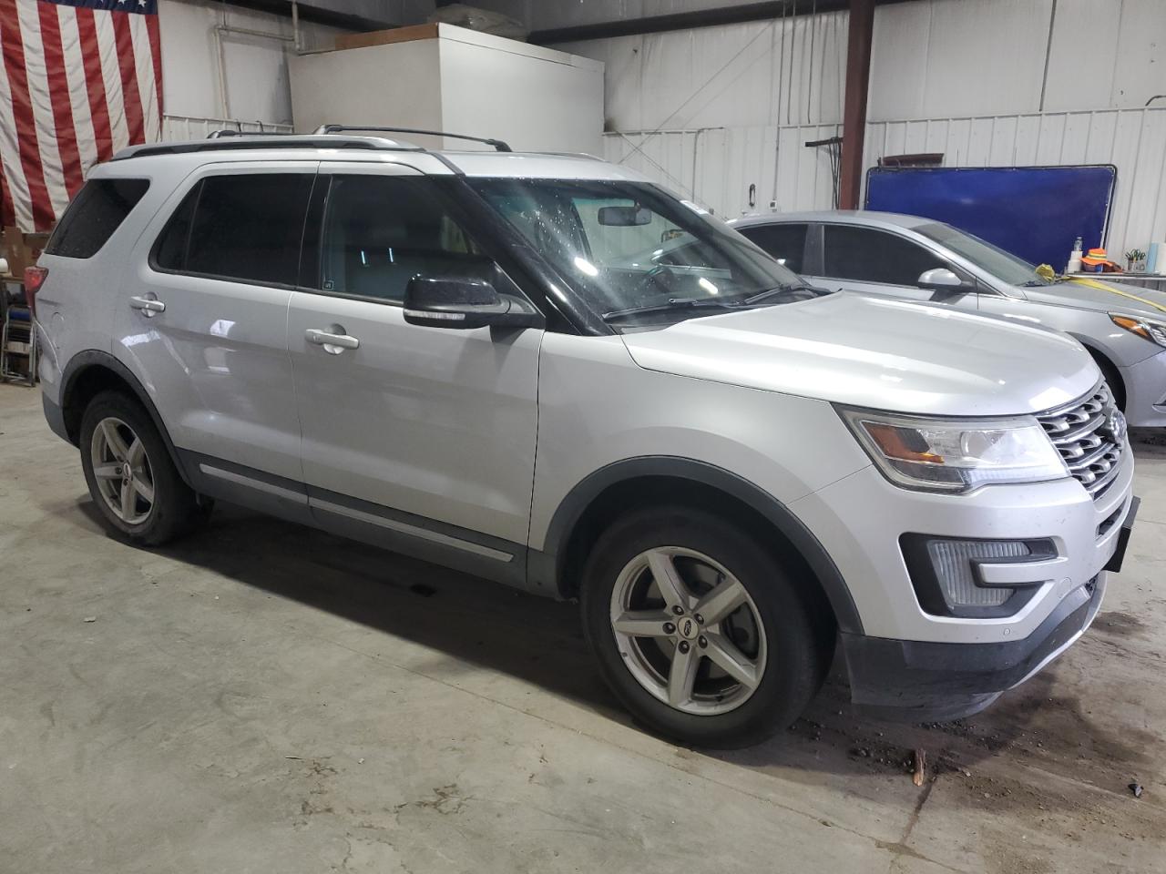 Ford Explorer Xlt Image 3