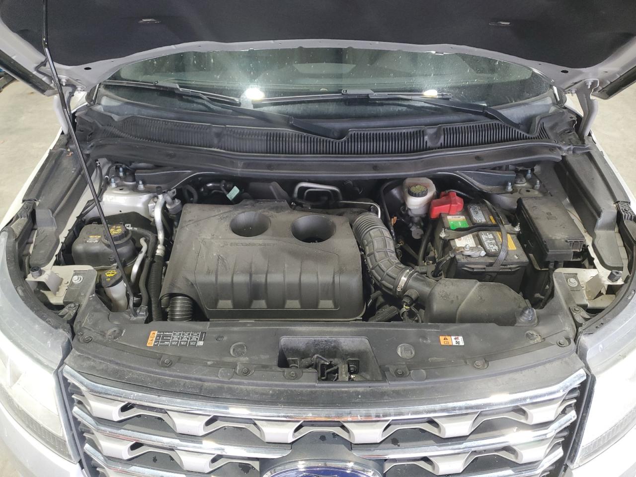 Ford Explorer Xlt Image 8